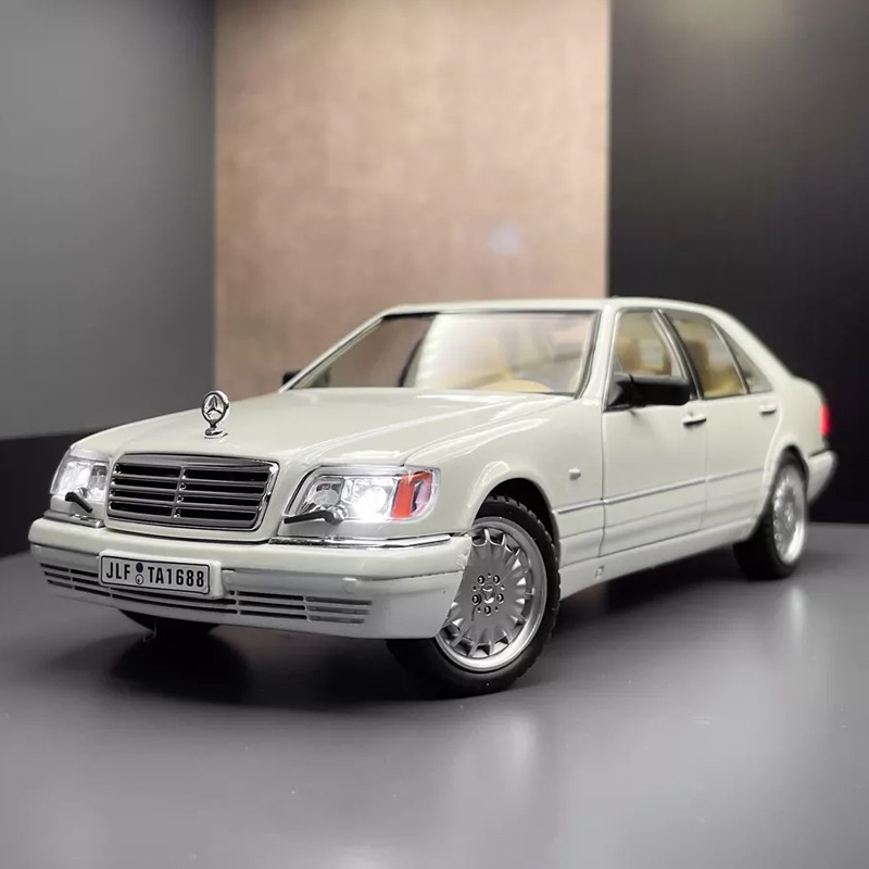 Mercedes-Benz W140